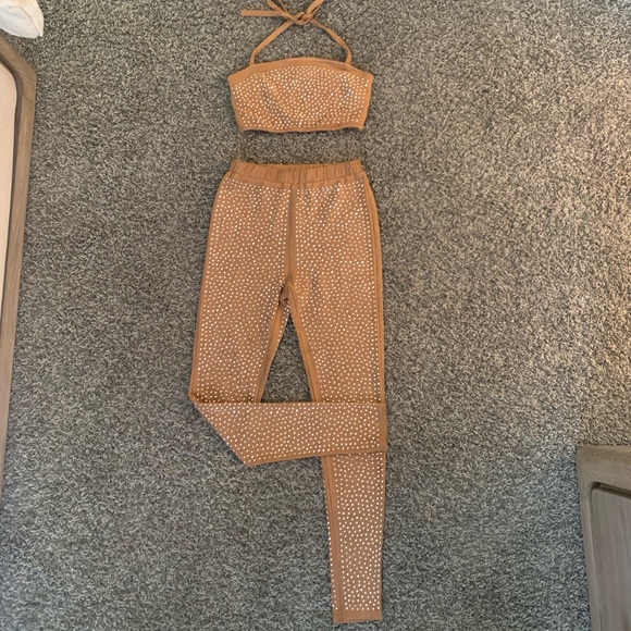 NEW! Sparkly/ tan 2 piece set - Picture 2 of 8